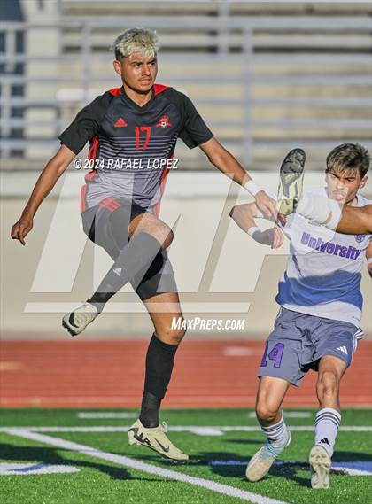 Thumbnail 1 in Goose Creek Memorial vs. University (UIL Soccer 5A Region 3 Regional Semifinal) photogallery.