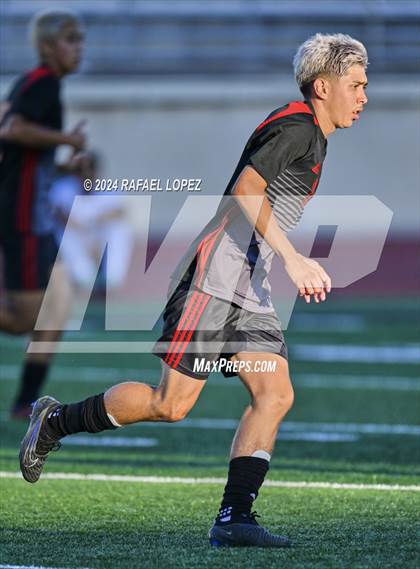 Thumbnail 1 in Goose Creek Memorial vs. University (UIL Soccer 5A Region 3 Regional Semifinal) photogallery.