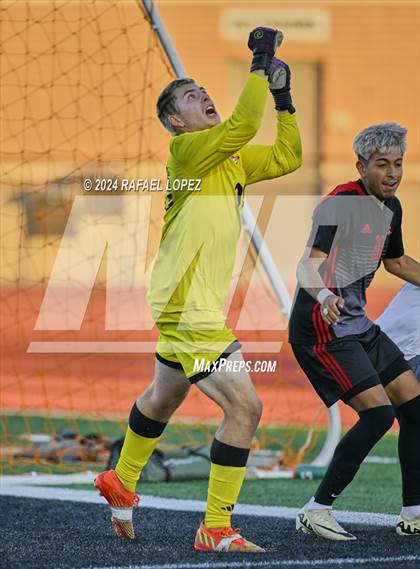 Thumbnail 2 in Goose Creek Memorial vs. University (UIL Soccer 5A Region 3 Regional Semifinal) photogallery.