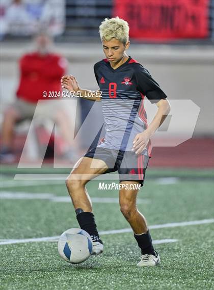 Thumbnail 2 in Goose Creek Memorial vs. University (UIL Soccer 5A Region 3 Regional Semifinal) photogallery.