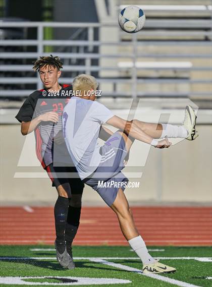 Thumbnail 2 in Goose Creek Memorial vs. University (UIL Soccer 5A Region 3 Regional Semifinal) photogallery.