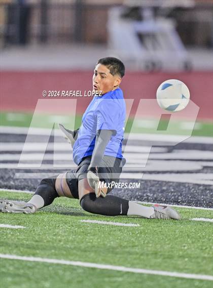 Thumbnail 3 in Goose Creek Memorial vs. University (UIL Soccer 5A Region 3 Regional Semifinal) photogallery.