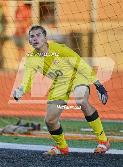 Thumbnail 1 in Goose Creek Memorial vs. University (UIL Soccer 5A Region 3 Regional Semifinal) photogallery.