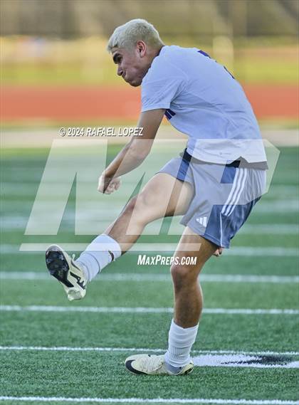 Thumbnail 1 in Goose Creek Memorial vs. University (UIL Soccer 5A Region 3 Regional Semifinal) photogallery.
