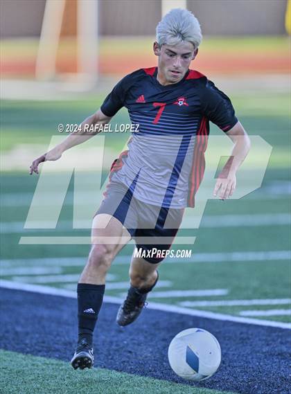 Thumbnail 1 in Goose Creek Memorial vs. University (UIL Soccer 5A Region 3 Regional Semifinal) photogallery.
