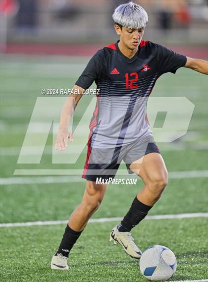 Thumbnail 3 in Goose Creek Memorial vs. University (UIL Soccer 5A Region 3 Regional Semifinal) photogallery.