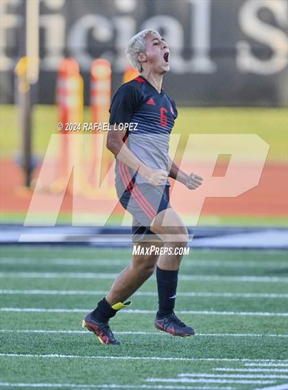Thumbnail 1 in Goose Creek Memorial vs. University (UIL Soccer 5A Region 3 Regional Semifinal) photogallery.