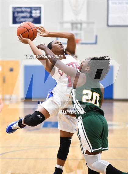 Thumbnail 2 in John Curtis Christian vs Central Lafourche (Ursuline Tournament) photogallery.