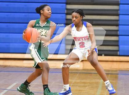 Thumbnail 2 in John Curtis Christian vs Central Lafourche (Ursuline Tournament) photogallery.