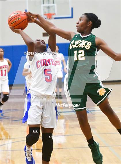Thumbnail 3 in John Curtis Christian vs Central Lafourche (Ursuline Tournament) photogallery.