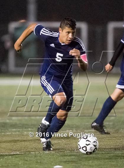 Thumbnail 2 in Palisades vs. Granada Hills (CIF LACS D1 Final) photogallery.