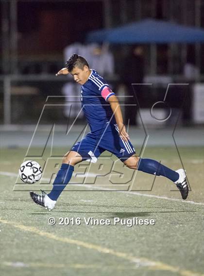 Thumbnail 3 in Palisades vs. Granada Hills (CIF LACS D1 Final) photogallery.