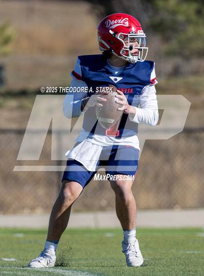 Thumbnail 3 in Lamar @ Kent Denver (CHSAA 5A 1st Round) photogallery.