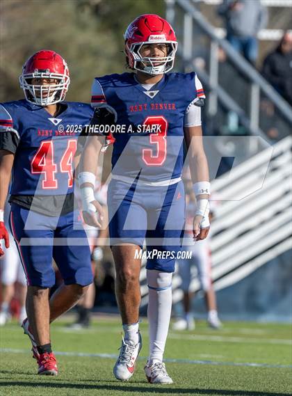 Thumbnail 1 in Lamar @ Kent Denver (CHSAA 5A 1st Round) photogallery.