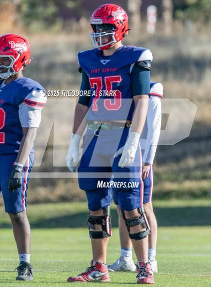 Thumbnail 3 in Lamar @ Kent Denver (CHSAA 5A 1st Round) photogallery.