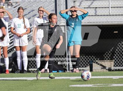 Thumbnail 3 in Farmington vs. Lone Peak (UHSAA 6A Semifinal) photogallery.