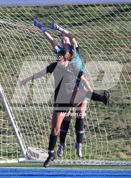 Thumbnail 2 in Farmington vs. Lone Peak (UHSAA 6A Semifinal) photogallery.