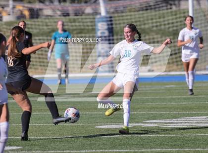 Thumbnail 1 in Farmington vs. Lone Peak (UHSAA 6A Semifinal) photogallery.