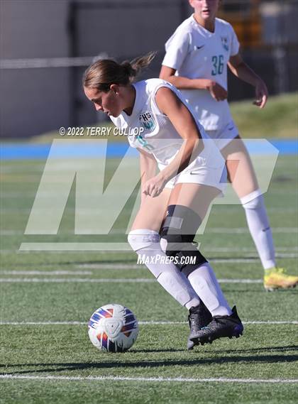 Thumbnail 3 in Farmington vs. Lone Peak (UHSAA 6A Semifinal) photogallery.