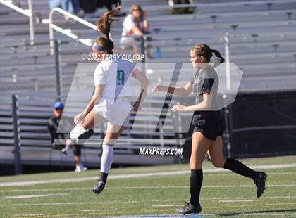 Thumbnail 2 in Farmington vs. Lone Peak (UHSAA 6A Semifinal) photogallery.