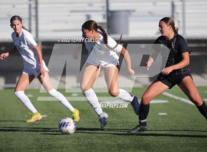 Thumbnail 1 in Farmington vs. Lone Peak (UHSAA 6A Semifinal) photogallery.