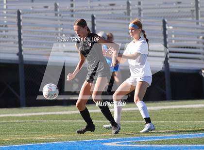 Thumbnail 2 in Farmington vs. Lone Peak (UHSAA 6A Semifinal) photogallery.