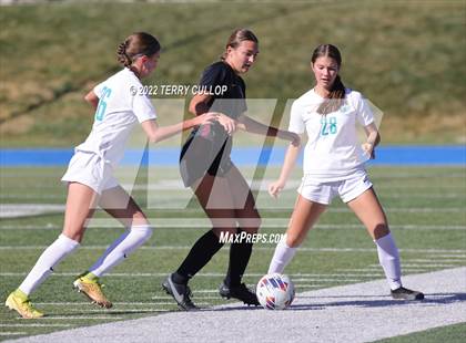 Thumbnail 3 in Farmington vs. Lone Peak (UHSAA 6A Semifinal) photogallery.