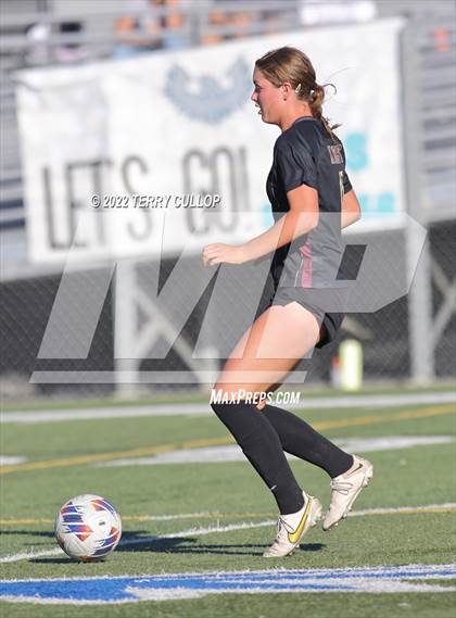 Thumbnail 3 in Farmington vs. Lone Peak (UHSAA 6A Semifinal) photogallery.