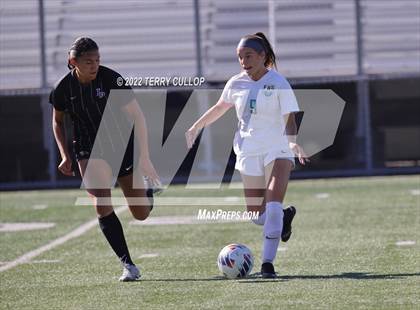 Thumbnail 2 in Farmington vs. Lone Peak (UHSAA 6A Semifinal) photogallery.