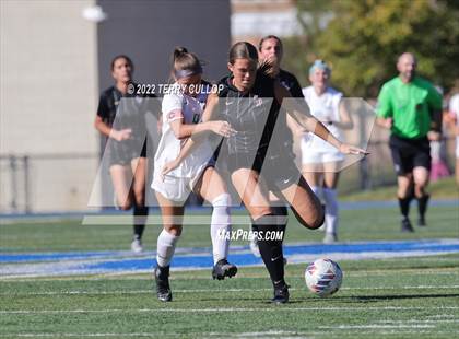 Thumbnail 2 in Farmington vs. Lone Peak (UHSAA 6A Semifinal) photogallery.