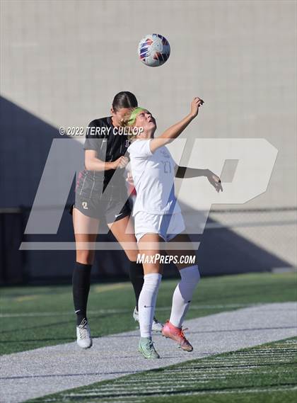 Thumbnail 2 in Farmington vs. Lone Peak (UHSAA 6A Semifinal) photogallery.