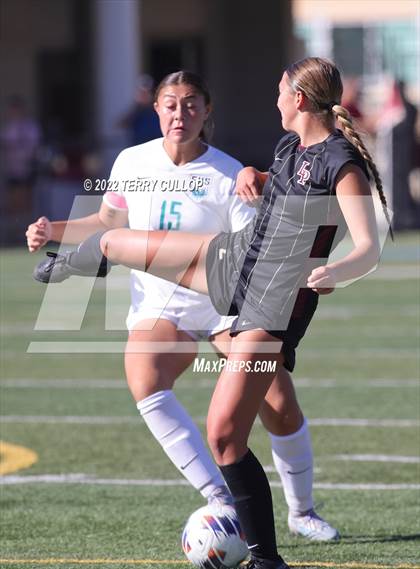 Thumbnail 1 in Farmington vs. Lone Peak (UHSAA 6A Semifinal) photogallery.