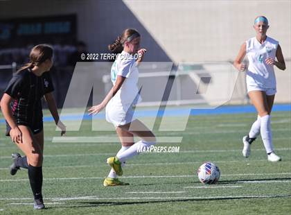 Thumbnail 1 in Farmington vs. Lone Peak (UHSAA 6A Semifinal) photogallery.
