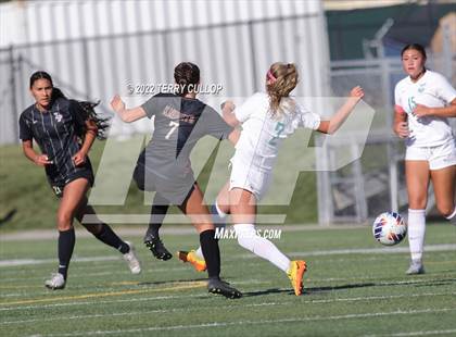 Thumbnail 3 in Farmington vs. Lone Peak (UHSAA 6A Semifinal) photogallery.