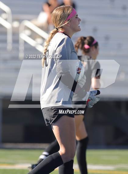 Thumbnail 3 in Farmington vs. Lone Peak (UHSAA 6A Semifinal) photogallery.