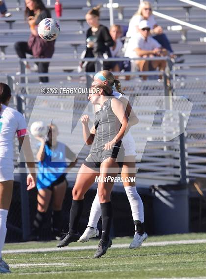 Thumbnail 3 in Farmington vs. Lone Peak (UHSAA 6A Semifinal) photogallery.