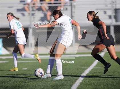 Thumbnail 2 in Farmington vs. Lone Peak (UHSAA 6A Semifinal) photogallery.