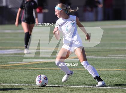 Thumbnail 2 in Farmington vs. Lone Peak (UHSAA 6A Semifinal) photogallery.