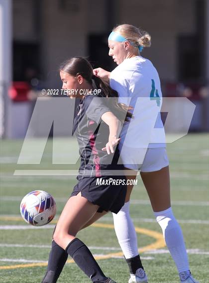 Thumbnail 1 in Farmington vs. Lone Peak (UHSAA 6A Semifinal) photogallery.