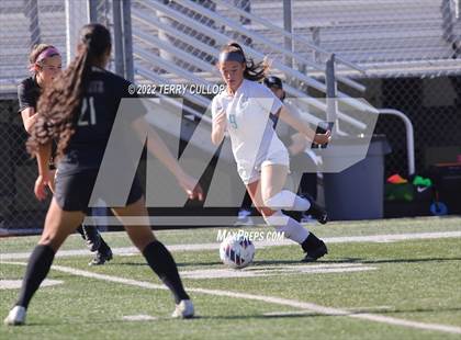 Thumbnail 3 in Farmington vs. Lone Peak (UHSAA 6A Semifinal) photogallery.