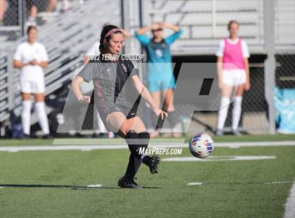 Thumbnail 3 in Farmington vs. Lone Peak (UHSAA 6A Semifinal) photogallery.