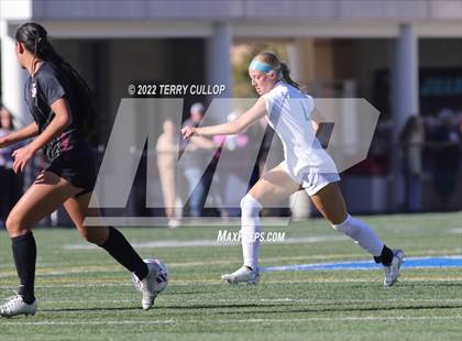 Thumbnail 2 in Farmington vs. Lone Peak (UHSAA 6A Semifinal) photogallery.