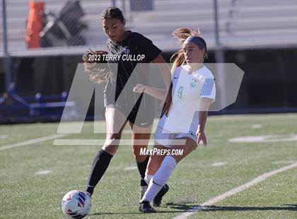 Thumbnail 3 in Farmington vs. Lone Peak (UHSAA 6A Semifinal) photogallery.