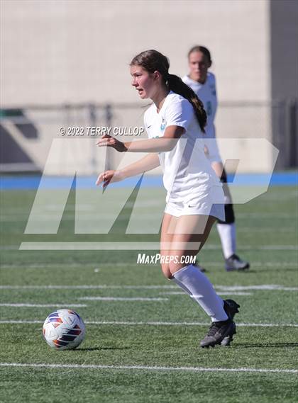 Thumbnail 2 in Farmington vs. Lone Peak (UHSAA 6A Semifinal) photogallery.