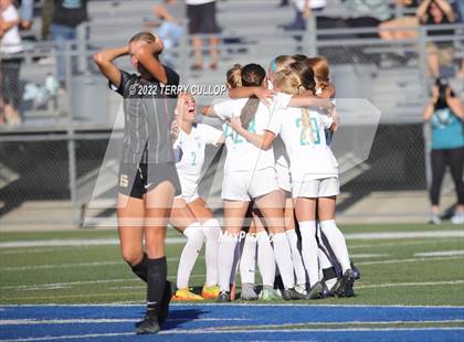 Thumbnail 1 in Farmington vs. Lone Peak (UHSAA 6A Semifinal) photogallery.