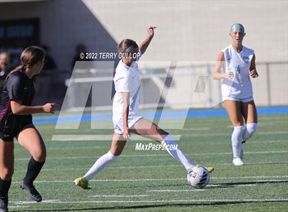 Thumbnail 2 in Farmington vs. Lone Peak (UHSAA 6A Semifinal) photogallery.