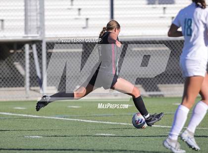 Thumbnail 1 in Farmington vs. Lone Peak (UHSAA 6A Semifinal) photogallery.