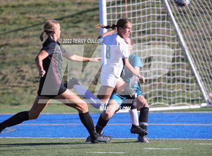 Thumbnail 3 in Farmington vs. Lone Peak (UHSAA 6A Semifinal) photogallery.