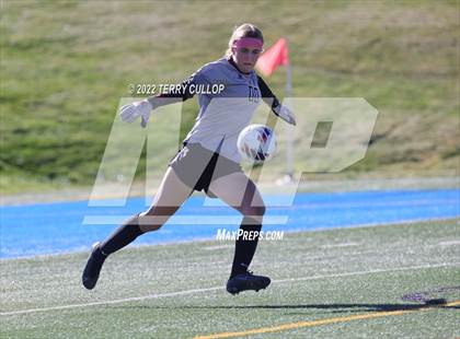 Thumbnail 1 in Farmington vs. Lone Peak (UHSAA 6A Semifinal) photogallery.