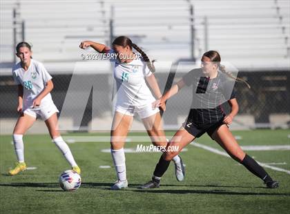 Thumbnail 3 in Farmington vs. Lone Peak (UHSAA 6A Semifinal) photogallery.
